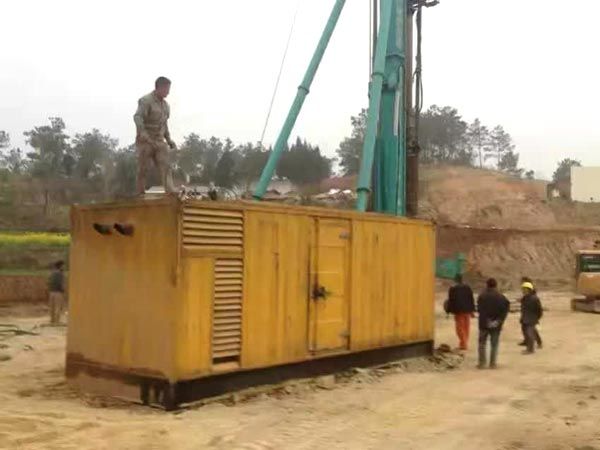 丹巴如何判断水冷式机油散热器密封件是否需要更换？